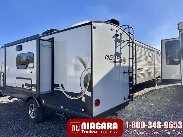 2025 FOREST RIVER ROCKWOOD GEO PRO 19FDS Travel Trailer - Photo 4