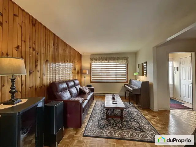 $489,000 - 2 Storey for sale in Longueuil (Vieux-Longueuil) - Photo 2