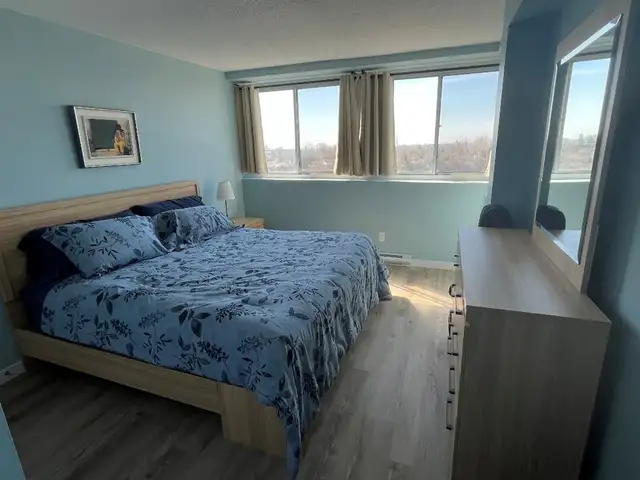 $1550 BRIGHT ONE BEDROOM, GREAT LOCATION