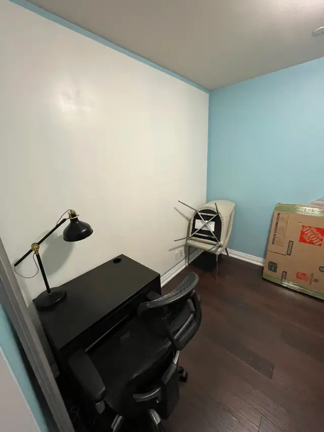 700 Sqft 1 Den at 5 Valhalla Inn rd. Etobicoke - Photo 9