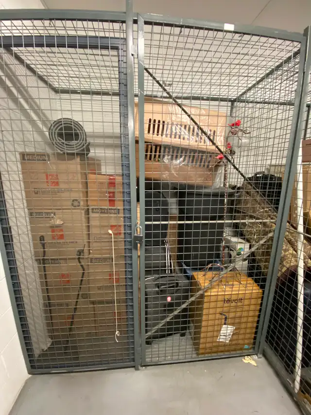 700 Sqft 1 Den at 5 Valhalla Inn rd. Etobicoke - Photo 13