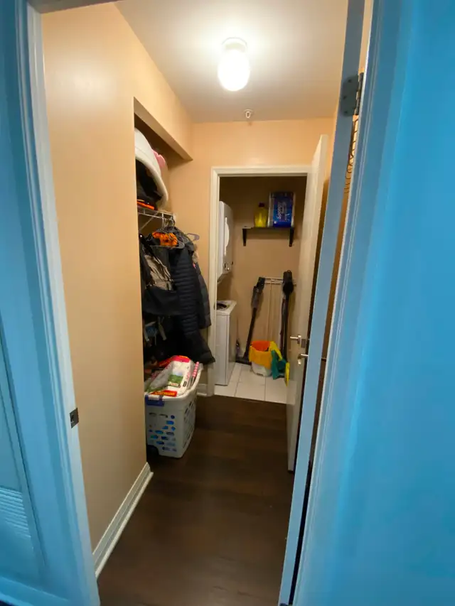 700 Sqft 1 Den at 5 Valhalla Inn rd. Etobicoke - Photo 17