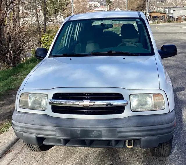 2000 CHEVY TRACKER 4x4 - Photo 2