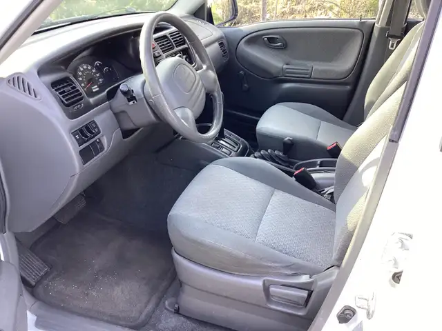 2000 CHEVY TRACKER 4x4 - Photo 4