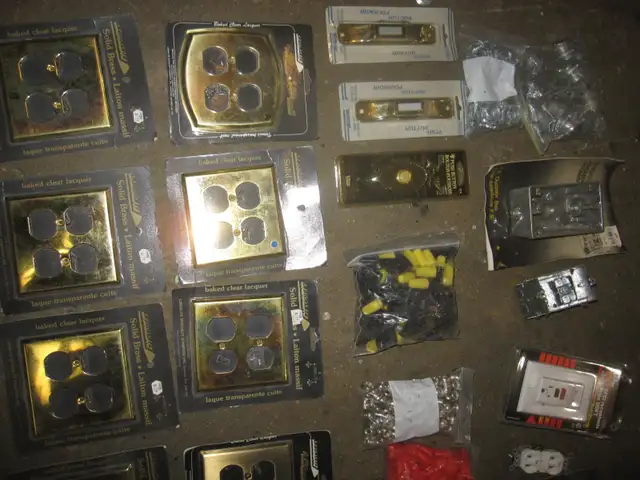 VARIOUS ELECTRICAL PARTS BOXES SWITCHES PLUGS LIGHT BULBS - Photo 5