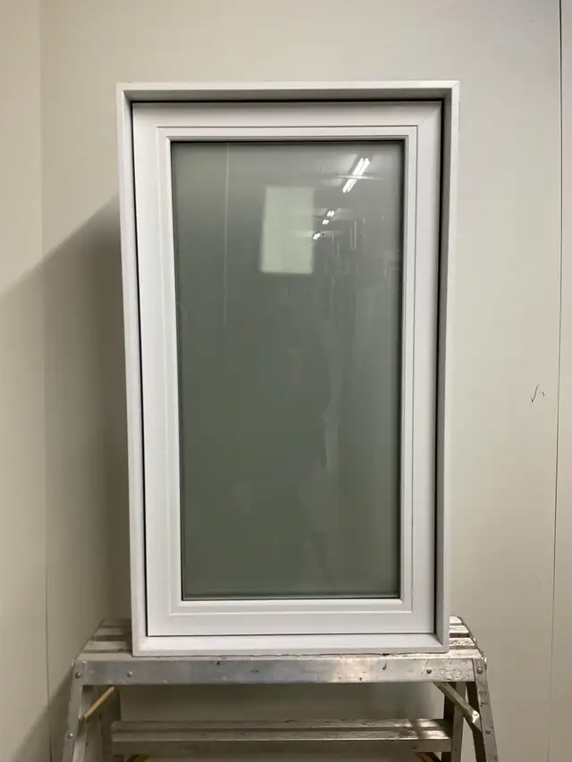 10843BP Fenêtre Battant PVC Blanc   Verre sablé 23 x 40