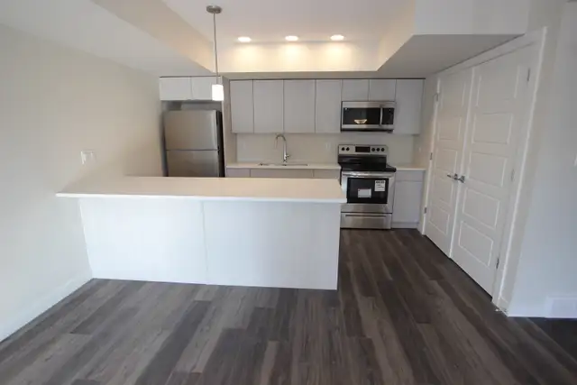 2 bedroom , 2 bathroom in the heart of St.Boniface - Photo 3