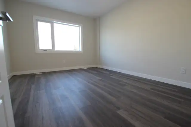 2 bedroom , 2 bathroom in the heart of St.Boniface - Photo 6