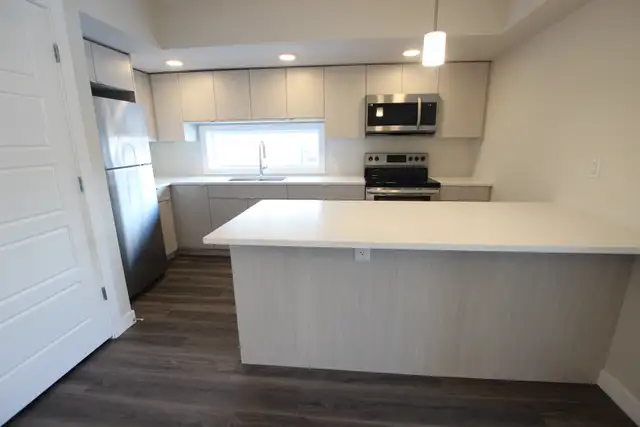 2 bedroom , 2 bathroom in the heart of St.Boniface - Photo 9