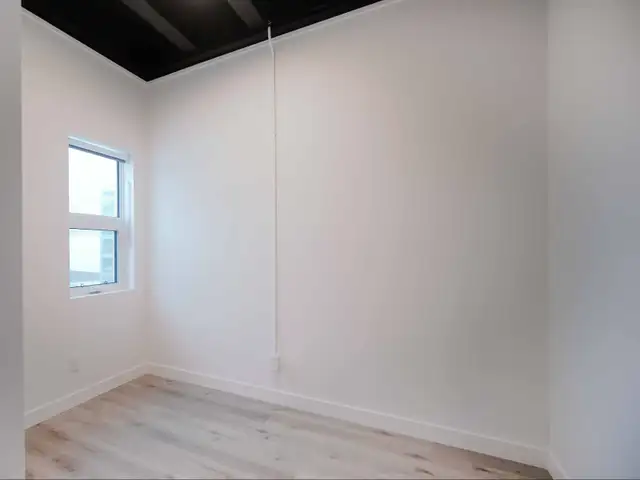 Modern 1 Bedroom Apartment! Move In Ready! - Photo 8