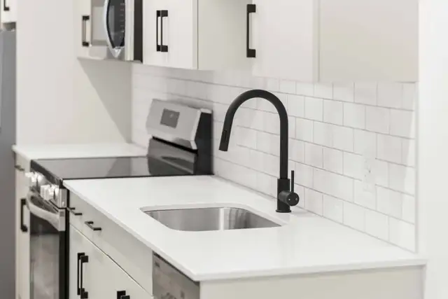 Modern 1 Bedroom Apartment! Move In Ready! - Photo 10