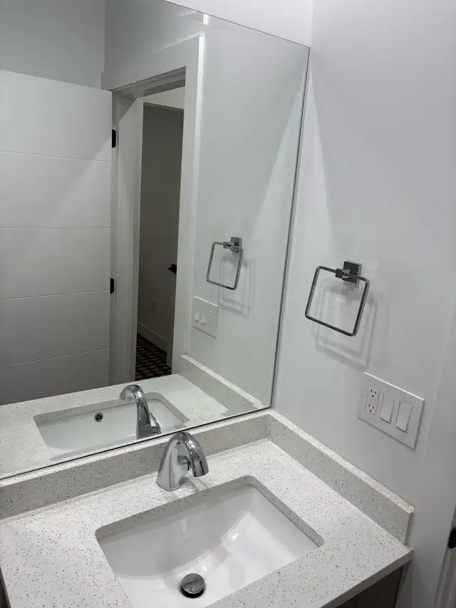 Fully Furnished basement  for rent - Photo 6