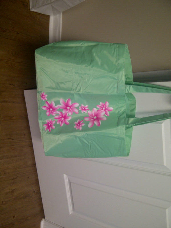 BEAU SAC À MAIN NEUF VERT À FLEURS ROSES 14'HAUTx18'LARGE $10.00 - Photo 3