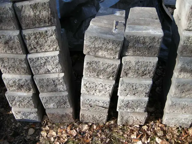 Retaining Wall Blocks (160 assorted pieces) - Photo 3