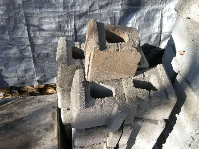 Retaining Wall Blocks (160 assorted pieces) - Photo 6