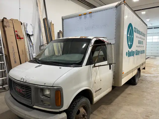 Eavestrough machine and cube van - Photo 2