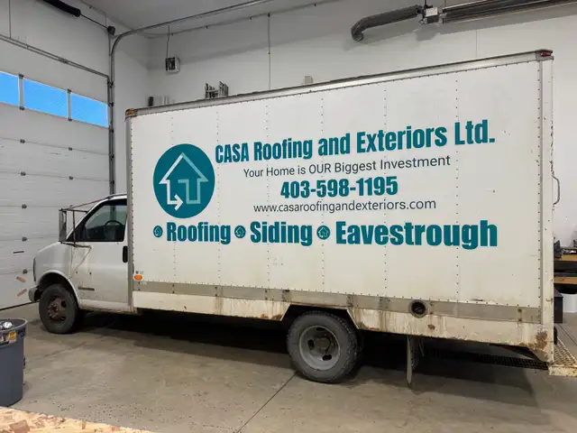 Eavestrough machine and cube van - Photo 3