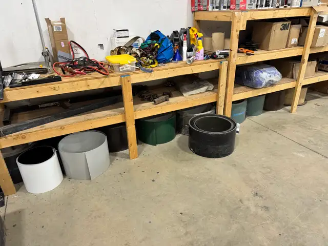 Eavestrough machine and cube van - Photo 8