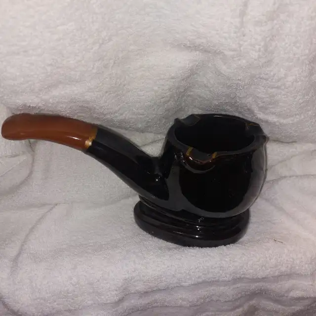 Pipe shaped ashtray - Photo 2