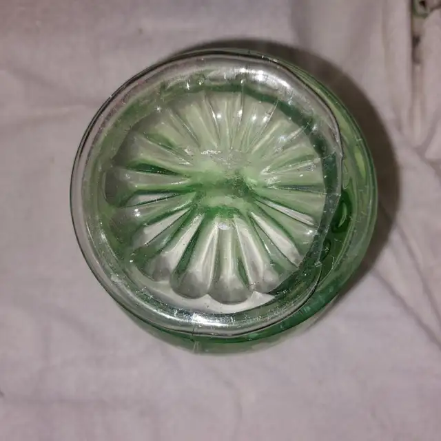 Green vase - Photo 3