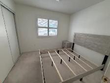 3-Bedroom House For Rent: Markham Rd & Denison St - Photo 8