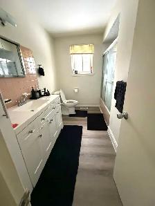 Beautiful 3Bed 1 Bath- Main Floor- Detached house- Richmond Hill - Photo 3
