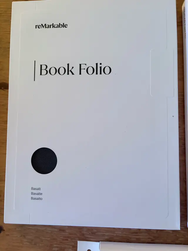 reMarkable Paper Pro Tablet Bundle - Photo 2