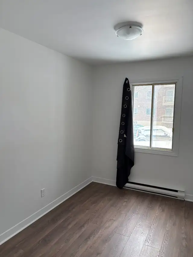 Grand Logement 4½ ensoleillé au rez-de-chaussée - Photo 4