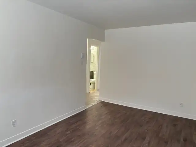 Grand Logement 4½ ensoleillé au rez-de-chaussée - Photo 6