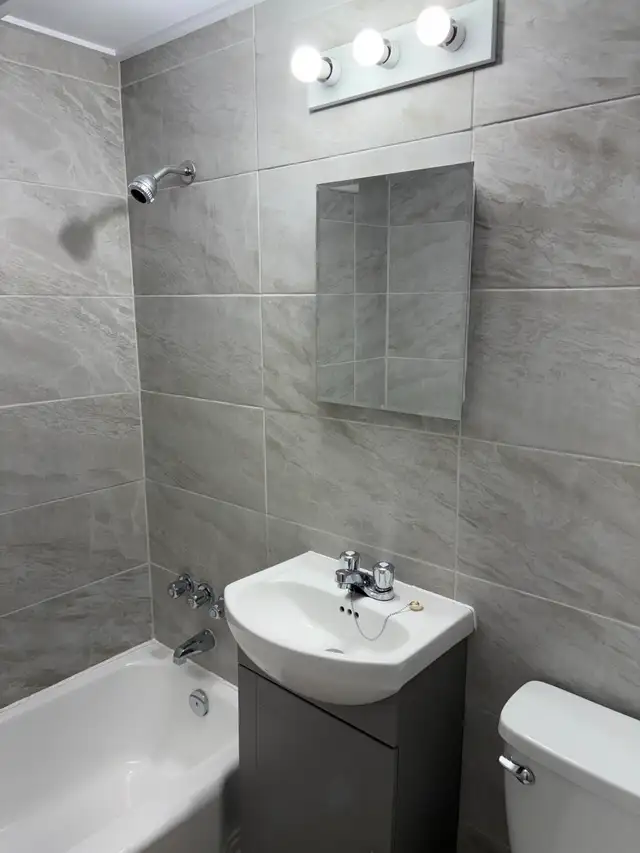 Grand Logement 4½ ensoleillé au rez-de-chaussée - Photo 10