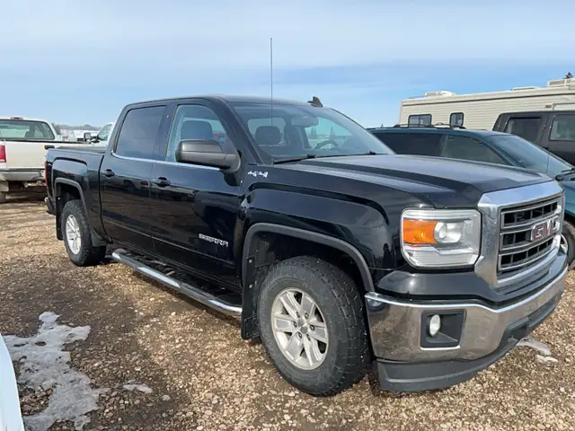 2015 GMC Sierra sold UNRESERVED CLOSING April 30
