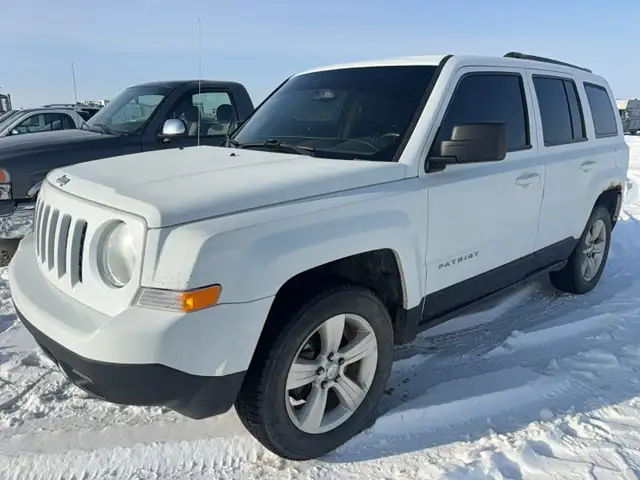 2015 GMC Sierra sold UNRESERVED CLOSING April 30 - Photo 3