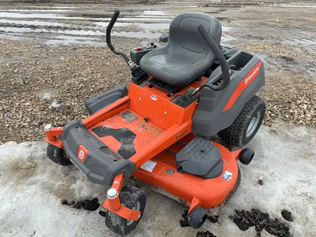 2015 GMC Sierra sold UNRESERVED CLOSING April 30 - Photo 4