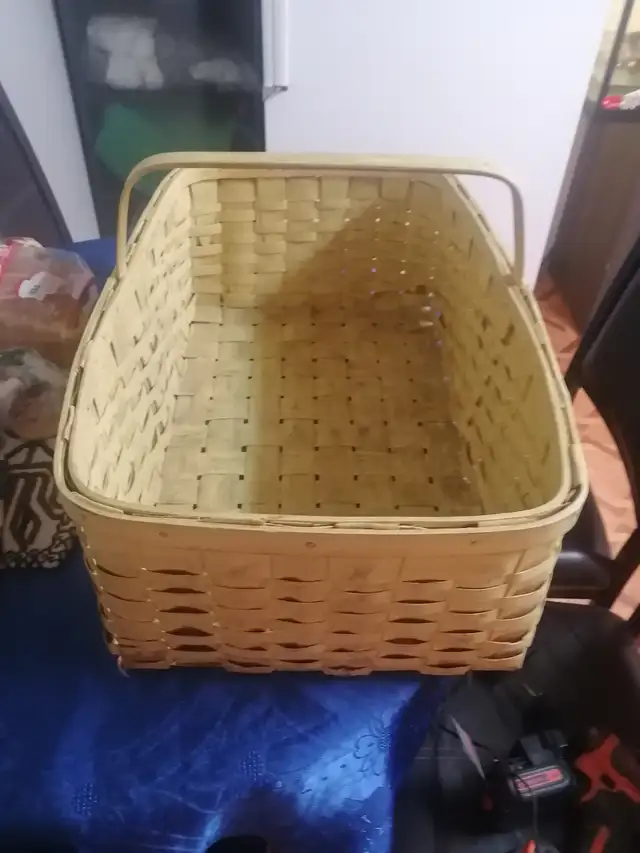 Straw baskets $5 each - Photo 3