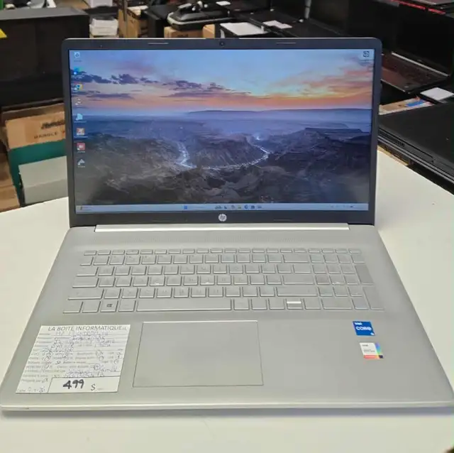 Laptop HP 17 i5-1135G7 16Go DDR4 SSD 256Go NVMe 17,3 po HDMI