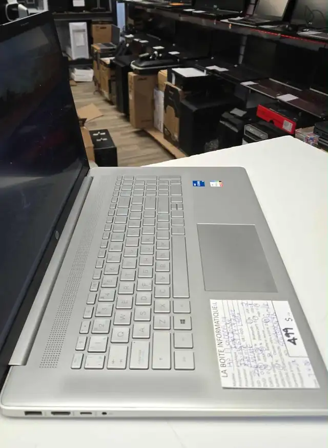 Laptop HP 17 i5-1135G7 16Go DDR4 SSD 256Go NVMe 17,3 po HDMI - Photo 2