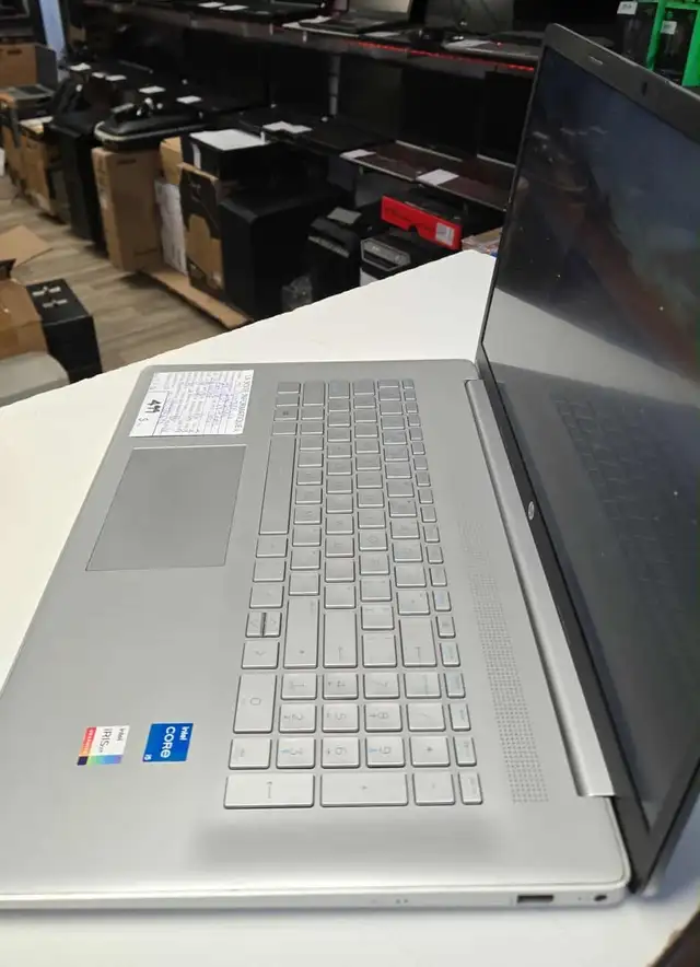 Laptop HP 17 i5-1135G7 16Go DDR4 SSD 256Go NVMe 17,3 po HDMI - Photo 3