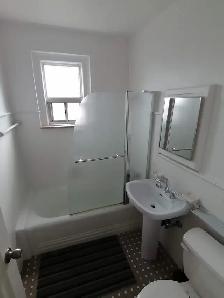 Furnished room in Female Shared Apt at Yonge & St Clair, Toronto - Photo 4