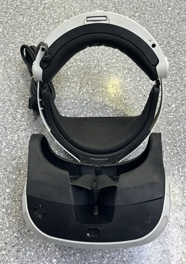 PS4 VR Gen 1 Headset with Accessories - Photo 3