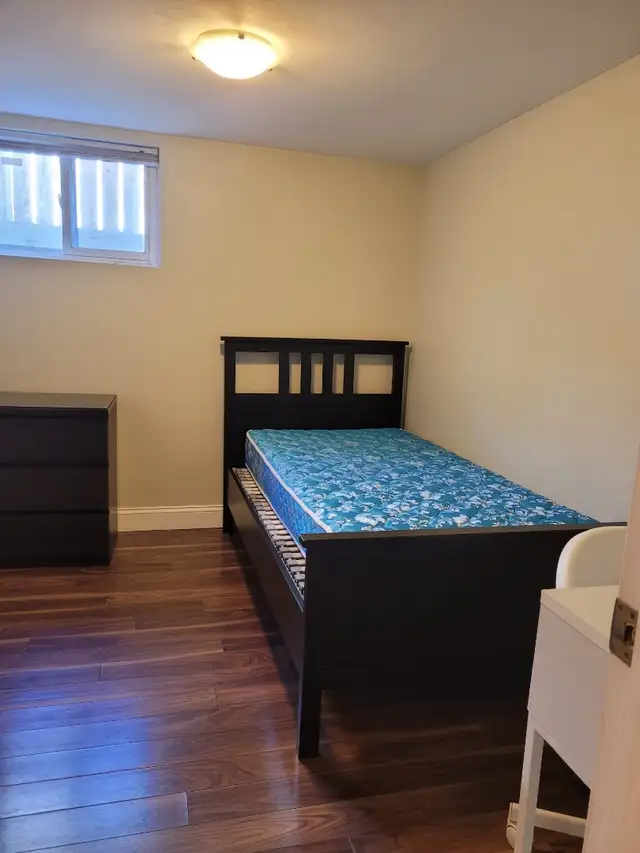 Steps to Queen's A/C Furnished Rooms, All Inclusive, May 1 - Photo 9