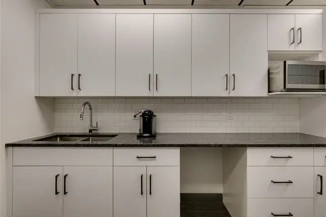 VARSITY ESTATES BUSINESS CENTRE Located in the NW - Photo 8