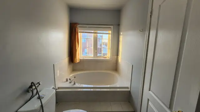 4 Bedrooms House for rent  - FOR FAMILY – NORTH BRAMPTON - Photo 9