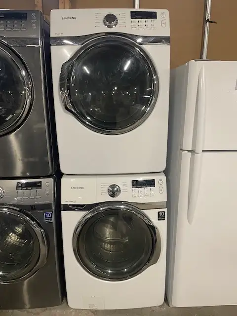 Laveuse sécheuse frontales blanches Samsung ( remis a neuf )