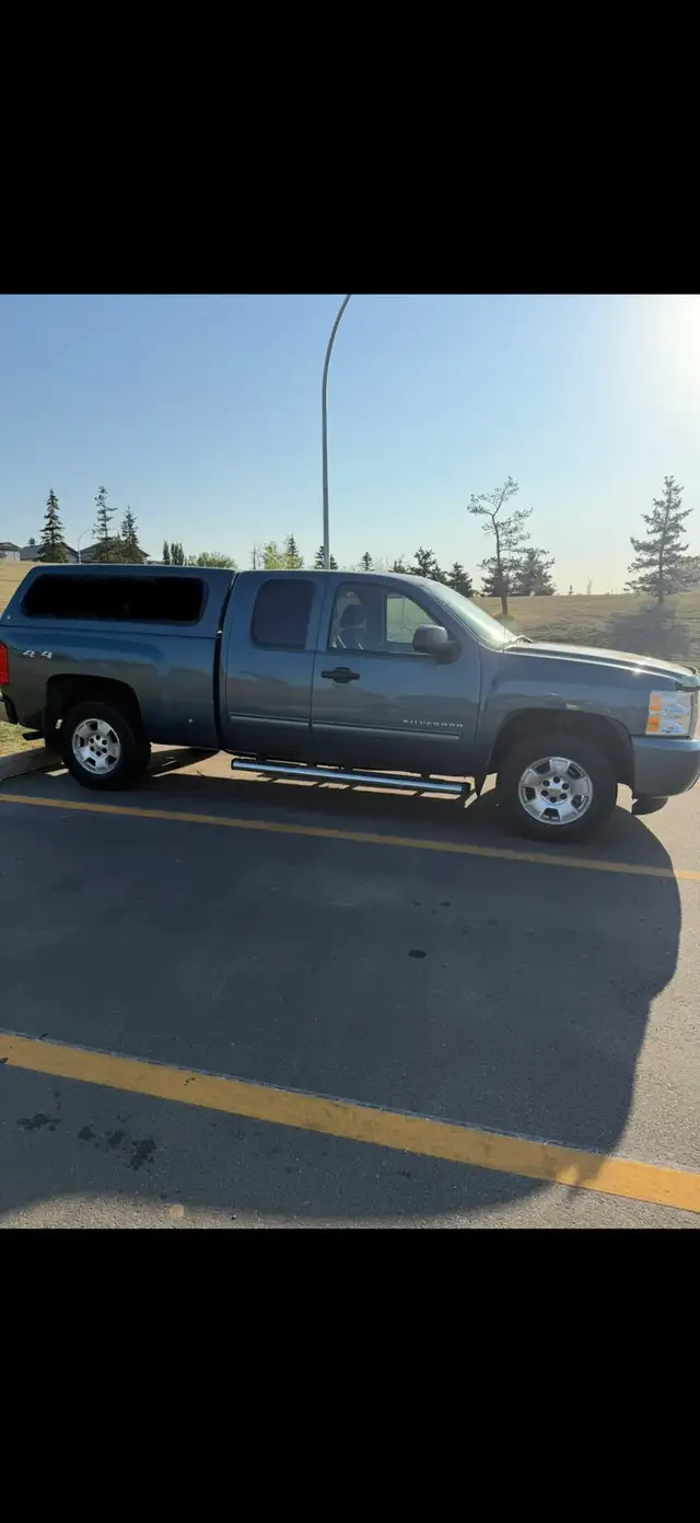 2010 sierra extended cab with canopy -low km - Photo 2