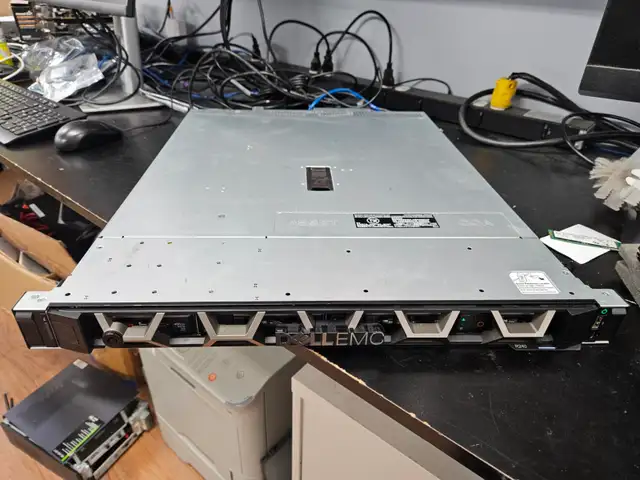 Dell PowerEdge R240 Xeon E-2124 3.3GHZ 16GB RAM H730P 4x500GBSSD