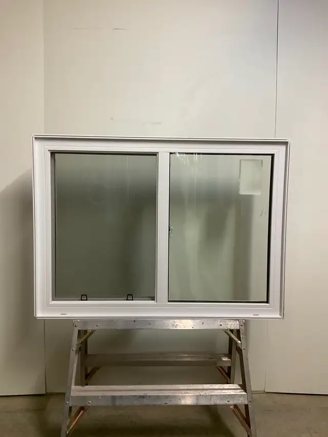 10823CP Fenêtre Coulissante PVC Blanc  50 1/4 x 38 1/4