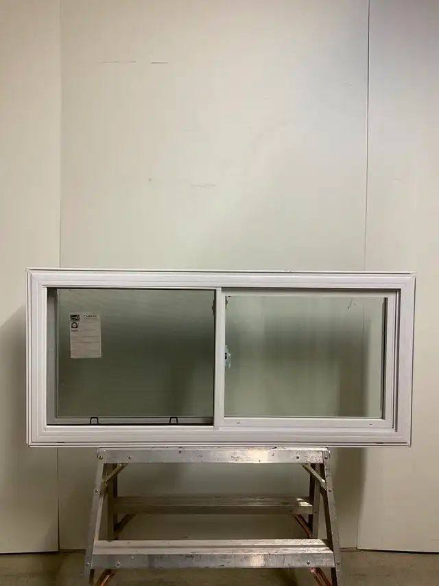 10819CP Fenêtre Coulissante PVC Blanc 2 sect 2 ouvr 52 x 23