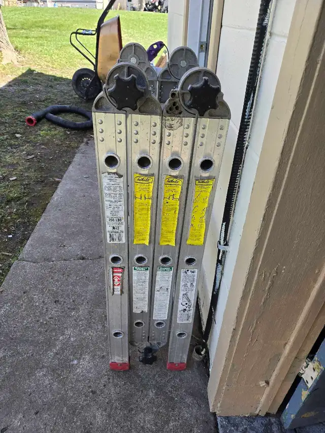 Featherlite 12' folding ladder