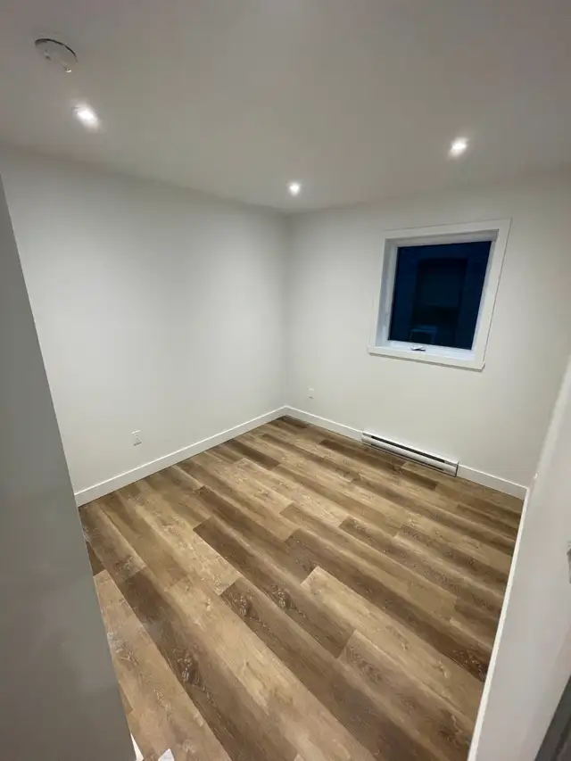 4 1/2 · construit 2022 · A/C WiFi inclus · 2 mins Metro Parc - Photo 5