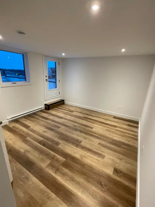 4 1/2 · construit 2022 · A/C WiFi inclus · 2 mins Metro Parc - Photo 7